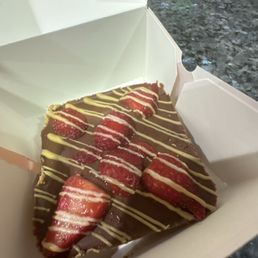 The strawberries are so fresh and delicious The strawberries are so fresh and delicious