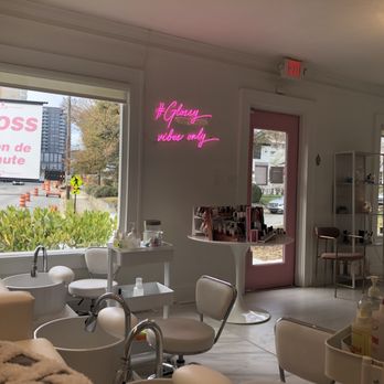 Gloss Nails & Beauty Bar - Main interior of Gloss - entryway. The building is a white house on the corner of Shadowlawn and E. Paces Ferry - Nail Salons Near Me - Atlanta, Georgia