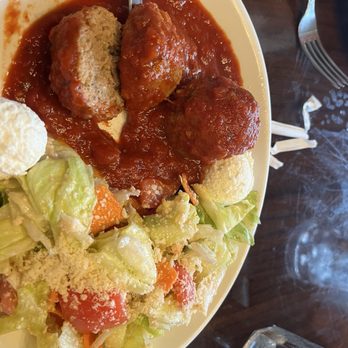 Stephen’s - Meatballs and salad appetizer - Seafood Near Me - Wildwood, New Jersey Stephen’s - Meatballs and salad appetizer - Seafood Near Me - Wildwood, New Jersey