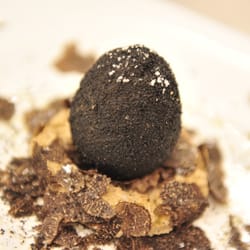 Auberge du Cellier - "œuf pas pourri aux truffes" servi en janvier et février dans notre menu truffe...