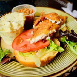 Fried fish po' boy sandwich Fried fish po' boy sandwich