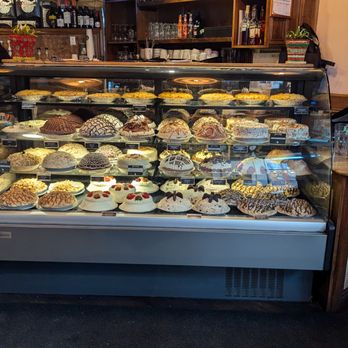 Rockaberry - The dazzling selection of pies, available in wedges and as a whole. - Desserts Near Me - Montreal, Quebec