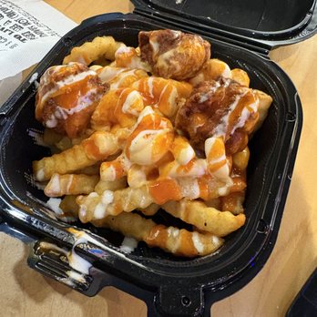 Dave's Hot Chicken - Loaded Mac and Cheese - Chicken Shop Near Me - Portland, Oregon