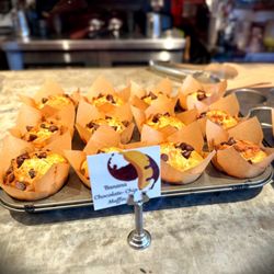 Yi's Cafe - Banana chocolate chip muffins!! Look so good!