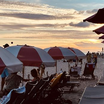 Mai Tai Bar - Sunset - Cocktail Bars Near Me - Honolulu, Hawaii