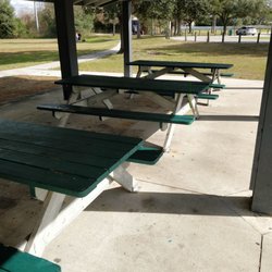Lakeview Village Park - Pavilion with picnic tables.