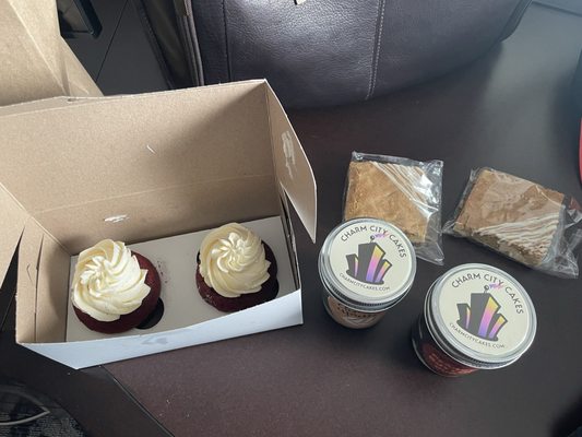 Charm City Cakes by null