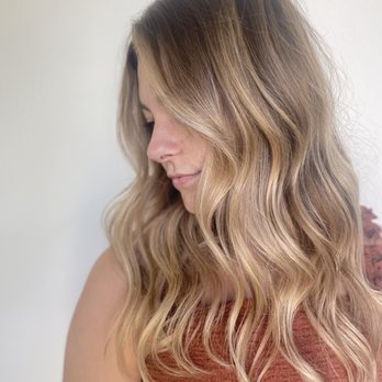 DECO Denver Salon - Lived in Blonde Balayage - Hair Stylists Near Me - Denver, Colorado