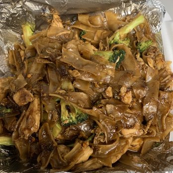 Bangkok Express - Pad see iew w chicken - Thai Near Me - Southfield, Michigan