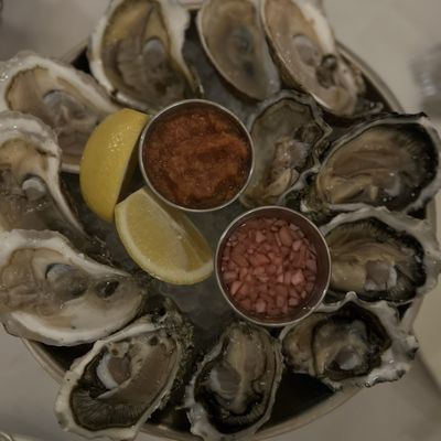 Gene & Georgetti by null