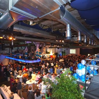 Magnus Hall - Welch eine Party - EDEKA Niemerszein feiert seinen 50-Geburtstag - Und es kann weitergehen. - Venues & Event Spaces Near Me - Hamburg, HH