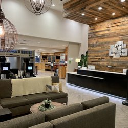 Holiday Inn Nampa - Beautiful welcoming front desk lobby at Holiday Inn Nampa
