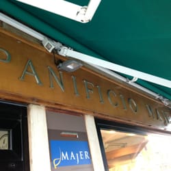 Panificio Majer - Front of store