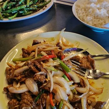 DASHI Sichuan Kitchen & Bar - Mongolian beef, green beans, steamed rice. - Szechuan Near Me - San Antonio, Texas DASHI Sichuan Kitchen & Bar - Mongolian beef, green beans, steamed rice. - Szechuan Near Me - San Antonio, Texas