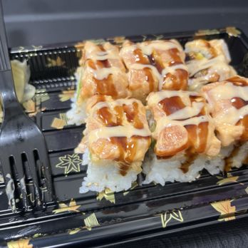 Akai Teriyaki - I don't remember what roll this was because I had like 2 before this lol but 10/10 roll ! - Chinese Near Me - Pomona, California