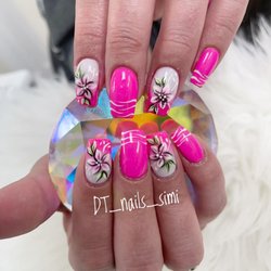 DT Nails