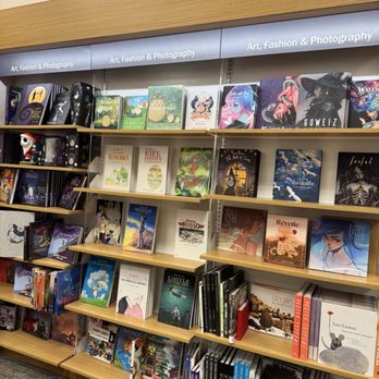 Barnes & Noble - Great selection Art, Fashion & Photography section. - Newspapers & Magazines Near Me - Los Angeles, California