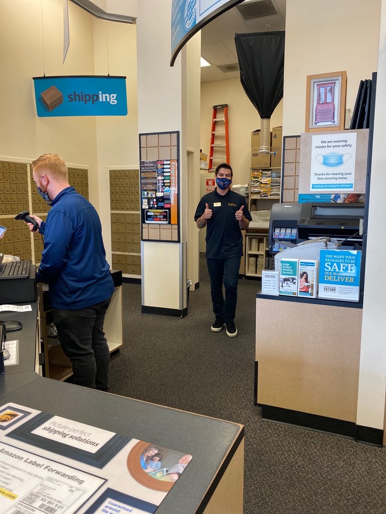 THE UPS STORE 13 Photos & 58 Reviews Shipping Centers 412 Olive