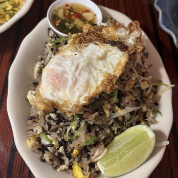 Holy Basil - Thai Near Me - Los Angeles, California