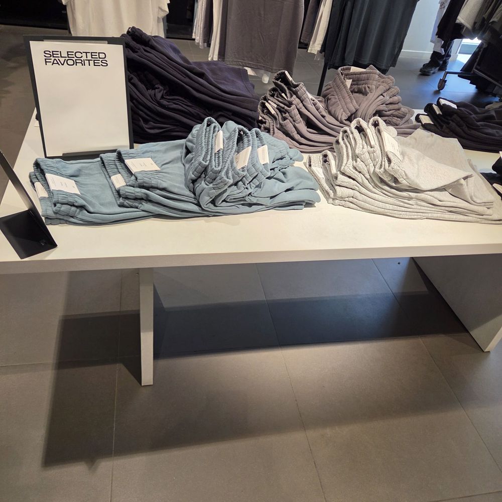 H&M - Men pants - Women's Clothing Near Me - Orange, California