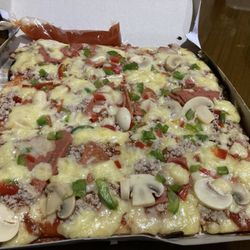 Didi's Pizza - Medium pizza combination