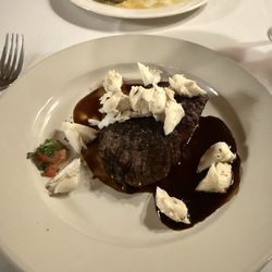 Mazen Grill - Filet medallions with lump crab