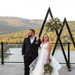 Expressions Flowers LLC - groom pocket boutonniere