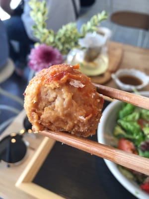 KUU Café + Japanese kitchen. by null