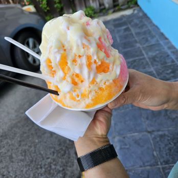 Shimazu Shave Ice - Can you believe this is a kids size? - Shaved Ice Near Me - Honolulu, Hawaii Shimazu Shave Ice - Can you believe this is a kids size? - Shaved Ice Near Me - Honolulu, Hawaii