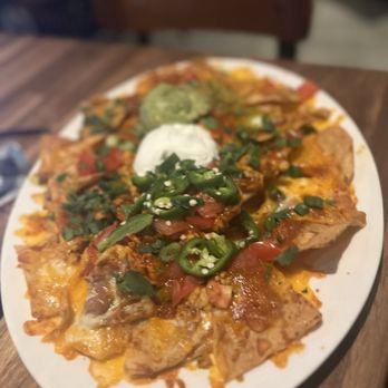 Yard House - Chicken Nachos - New American Near Me - Las Vegas, Nevada
