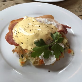 Pico Lounge - Bubble and squeak - Bars Near Me - Glossop, DBY