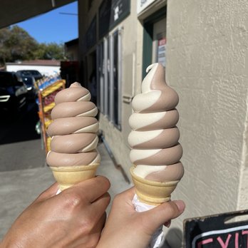 Meadowlark Dairy - Chocolate vanilla swirl (medium) - Ice Cream & Frozen Yogurt Near Me - Pleasanton, California Meadowlark Dairy - Chocolate vanilla swirl (medium) - Ice Cream & Frozen Yogurt Near Me - Pleasanton, California