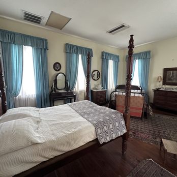 Gaineswood - Guest bedroom - Landmarks & Historical Buildings Near Me - Demopolis, Alabama Gaineswood - Guest bedroom - Landmarks & Historical Buildings Near Me - Demopolis, Alabama