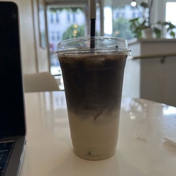 Vivot Craft Cafe - Hojicha Latte (with oat milk) - Bubble Tea Near Me - Fullerton, California