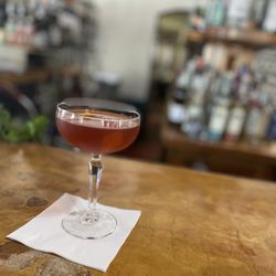 Hydro Bar & Grill - Paper plane.