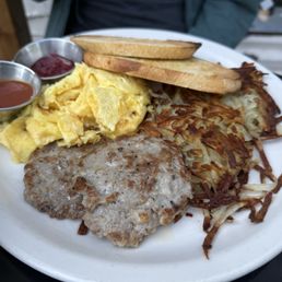 Yaiyai bfast plate. Get the sausage! Yaiyai bfast plate. Get the sausage!
