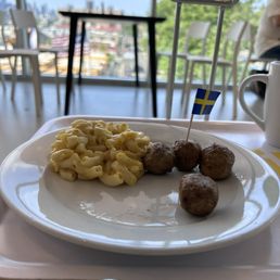 Macaroni and cheese & Swedish meatballs Macaroni and cheese & Swedish meatballs