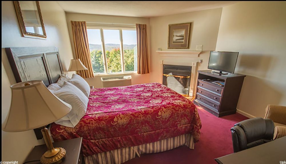 The Lucerne Inn - wedding in Dedham, ME