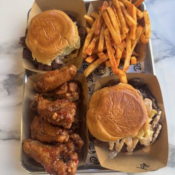 Dilly D - Smash burger, sweet chili wings, fries - Breakfast & Brunch Near Me - Rolling Hills Estates, California