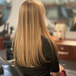 Janeth's Salon - Brazilian blowout