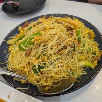 Hong Kong BBQ - Singapore Style Fried Rice Noodles - Chinese Near Me - Castro Valley, California Hong Kong BBQ - Singapore Style Fried Rice Noodles - Chinese Near Me - Castro Valley, California