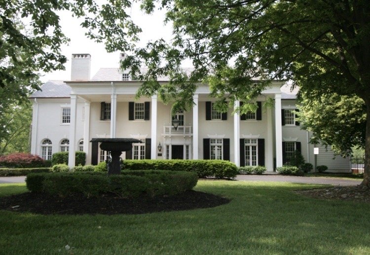 TWAY HOUSE Updated September 2024 10235 Timberwood Cir, Louisville