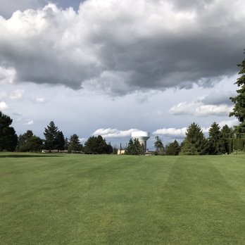 Walter Hall Golf Course - 9 fairway nice and kept up - Golf Near Me - Everett, Washington Walter Hall Golf Course - 9 fairway nice and kept up - Golf Near Me - Everett, Washington