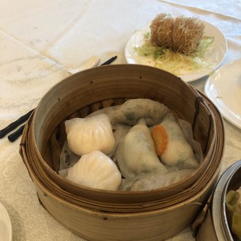 Jade Seafood Restaurant - Dim sum sampler basket - 2 shrimp, 2 mushroom & 2 crab - Seafood Near Me - Richmond, British Columbia