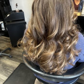 Bella's the Salon - Shuttle Summer highlights - Hair Salons Near Me - Downey, California
