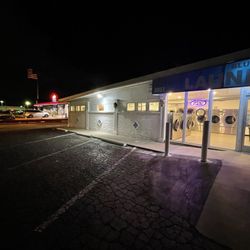 Blue Diamond Laundromat - An all night laundromat next to an all night diner?? Genius!!!