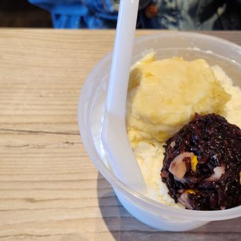 Sweethoney Dessert - Durian w.black rice snack - Desserts Near Me - Colma, California