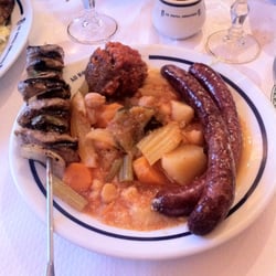 Au Royal Couscous - Couscous Mixte con Boulette, Brochette y 2 Merguez