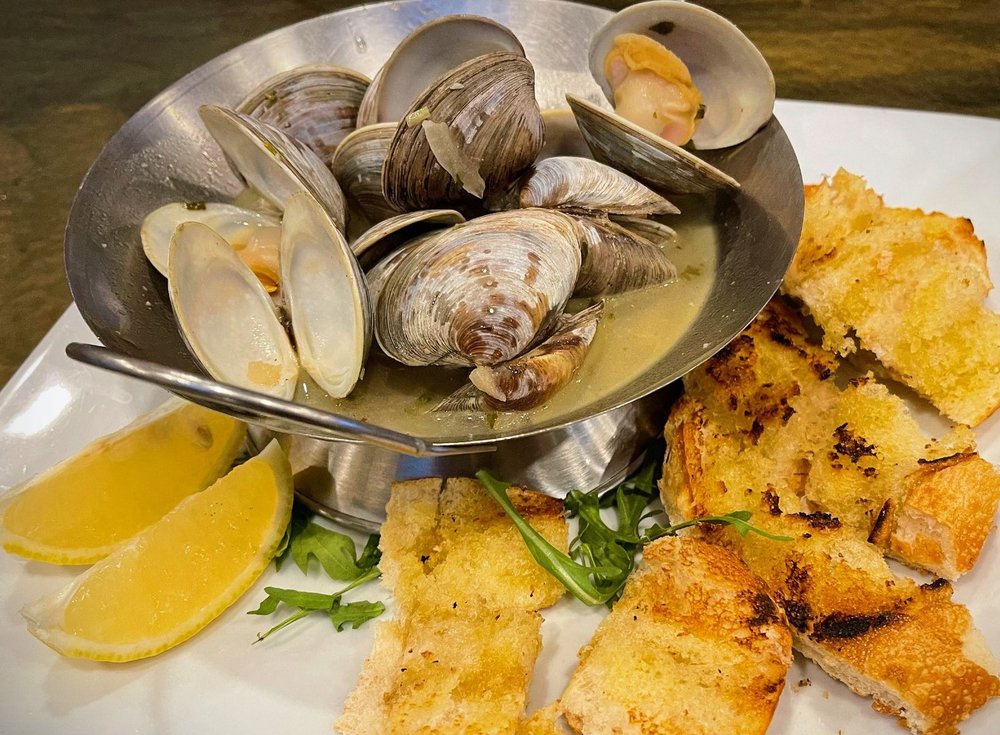 JOEY’S SPORTS BAR & GRILL 71 Photos & 11 Reviews 538 Willett Ave