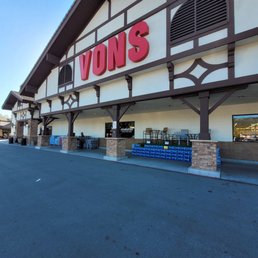 Exterior photo of Vons - Big Bear Lake, California Exterior photo of Vons - Big Bear Lake, California